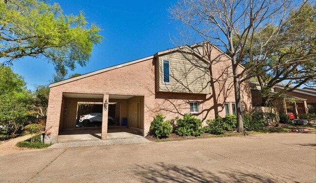 Building Photo - For Lease | 2 Bed, 2 Bath | 1,630 Sq Ft | ...