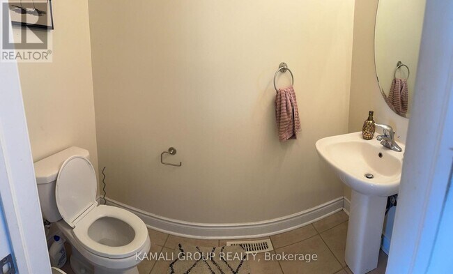 Building Photo - 135 Lindbergh Dr