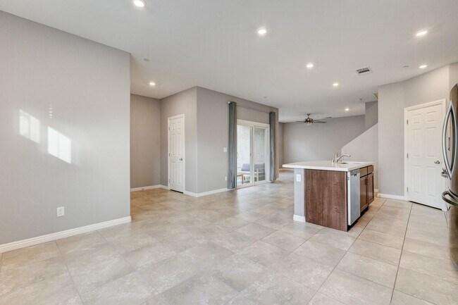 Foto del edificio - 10669 Sariah Skye Ave