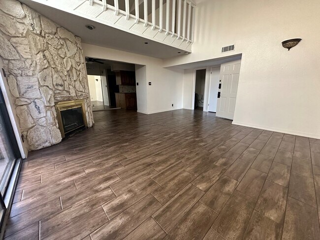 Foto del edificio - 1475 Brittany Ln