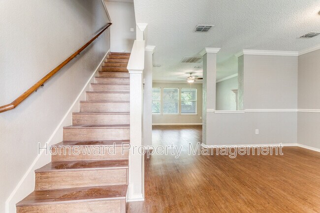 Building Photo - 9361 Sundial Dr