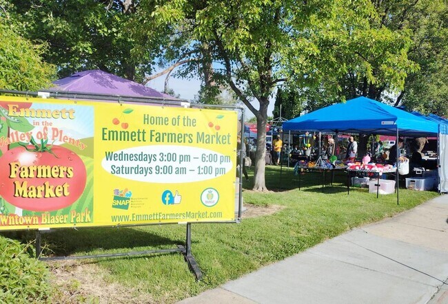 Foto del edificio - 639 N Moffatt Ave