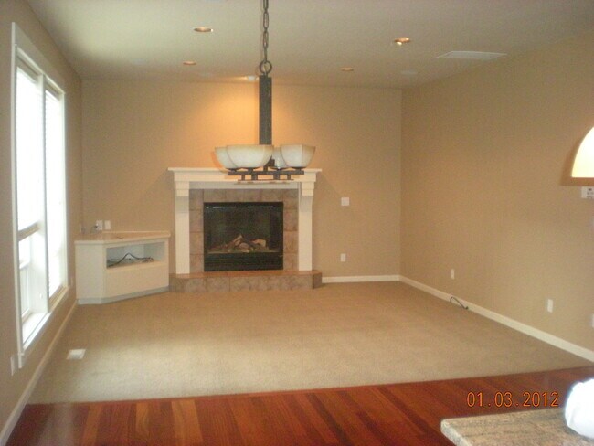 Building Photo - 13006 SW Rockingham Dr