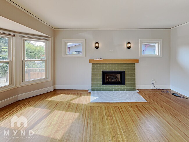 Building Photo - 1204 Curtis St