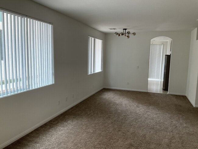 Building Photo - 8336 Crown Peak Ave