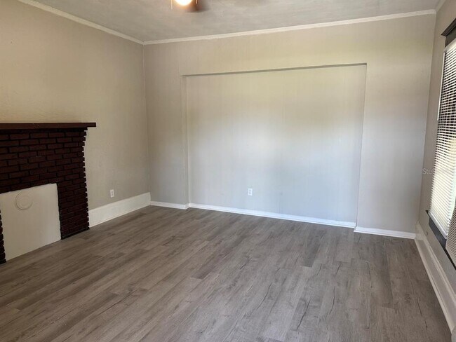 Foto del edificio - 714 Laurel Ave
