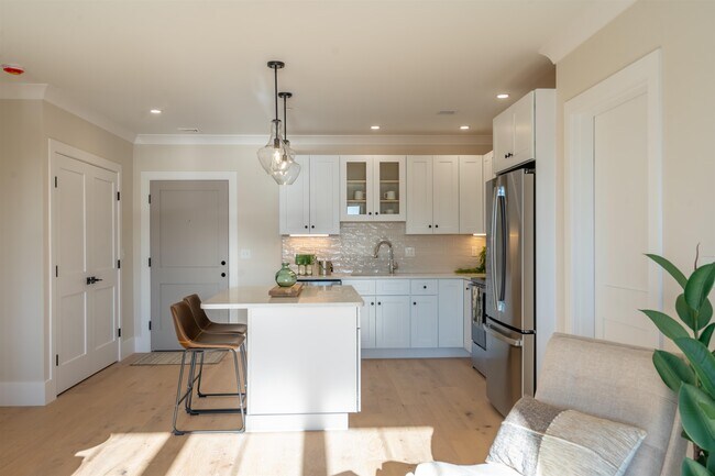 Foto del edificio - 815 Lafayette Rd