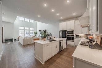 Building Photo - 11993 Dahlia Bay Dr