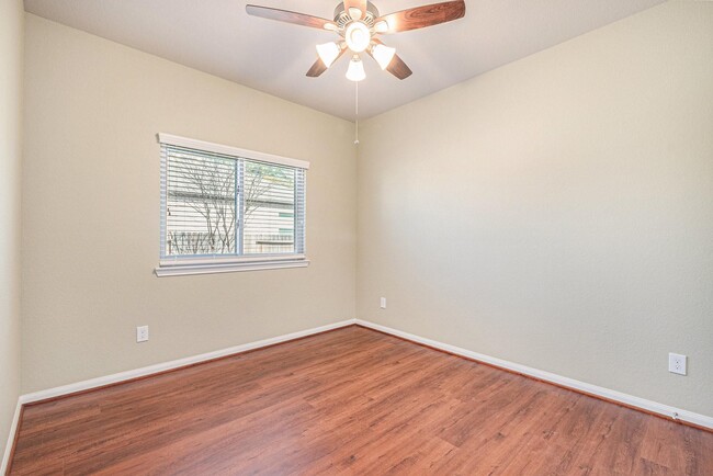 Foto del edificio - 12222 Lake Conroe Hills Dr