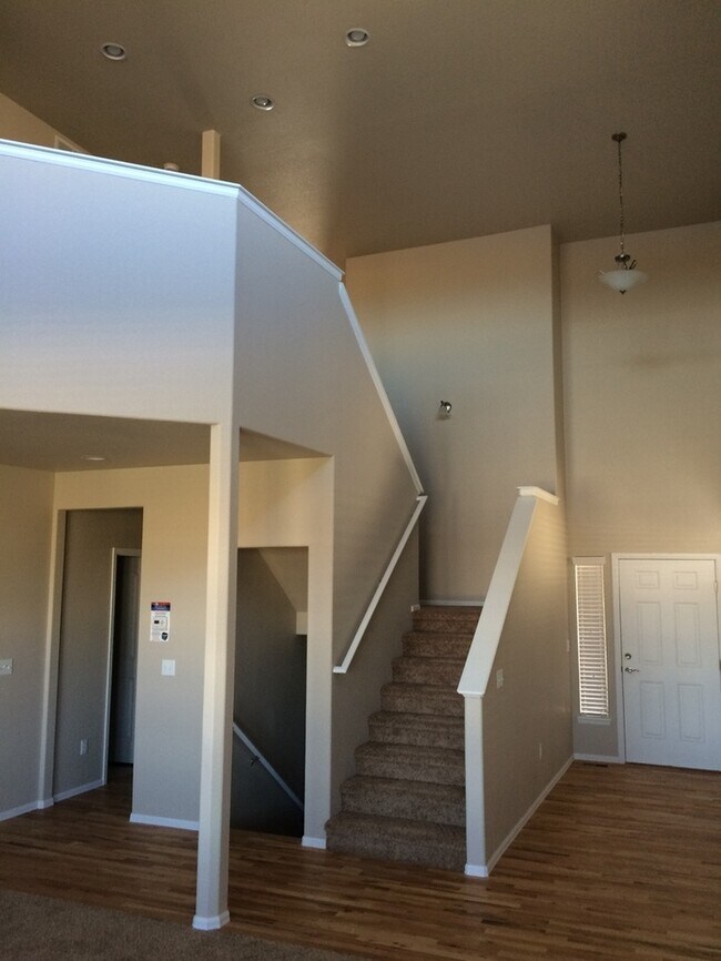 Foto del edificio - Stunning 3 Bed / 2.5 Bath 2-Story Home in ...