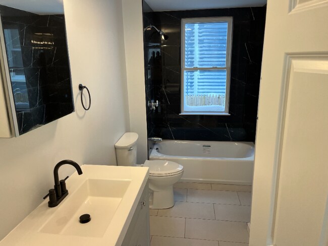 Foto del edificio - 24 Dunlap St