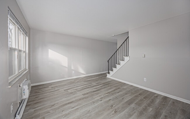 Building Photo - Eden Brooke Townhomes