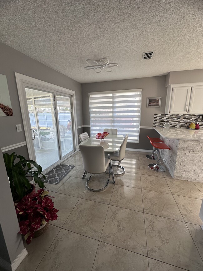 Foto del edificio - 2371 Kirkwall St