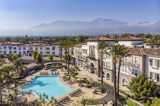 Foto del edificio - Verano at Rancho Cucamonga Town Square