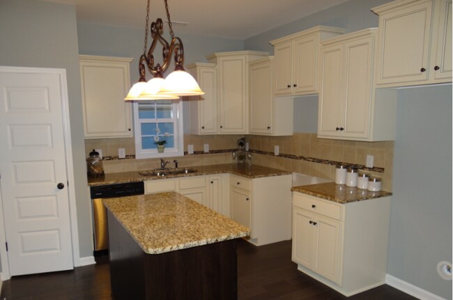 Building Photo - 101 Scuppernong Way