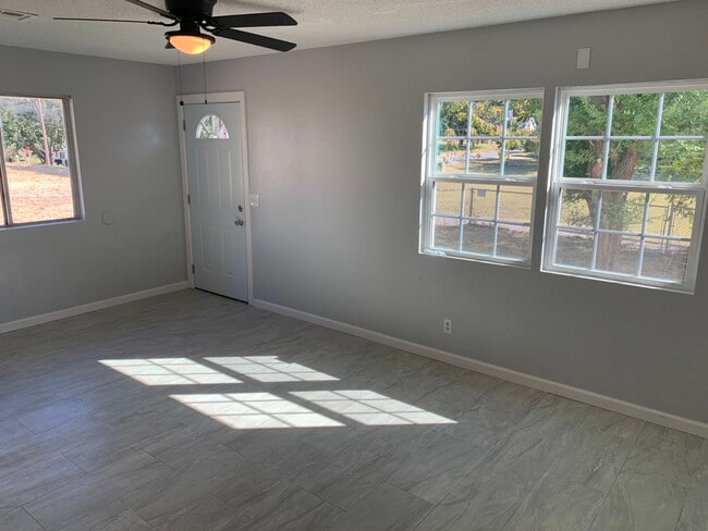 Foto del edificio - 1016 N Roosevelt Ave