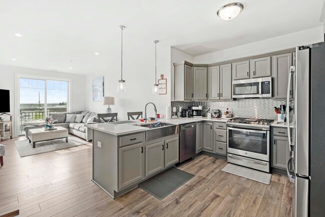 Building Photo - 9610 N Centennial Dr