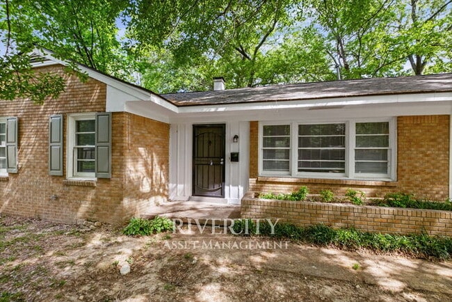 Building Photo - A Must See, Newly Renovated BEAUTY!!! Section 8 Is Welcomed !!!!