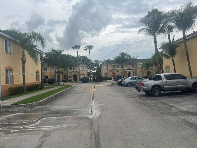 Foto del edificio - 1536 SE 25th St