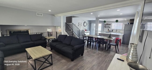 Building Photo - 11071 Bixler Cir