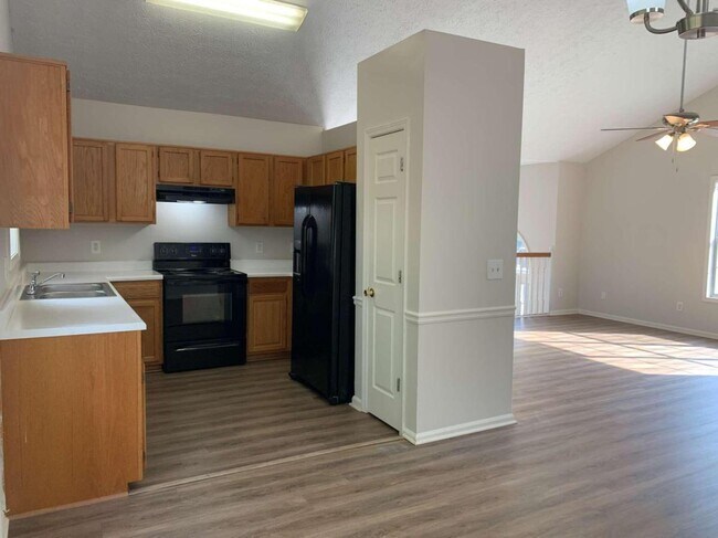 Building Photo - 405 Padens Valley Ct