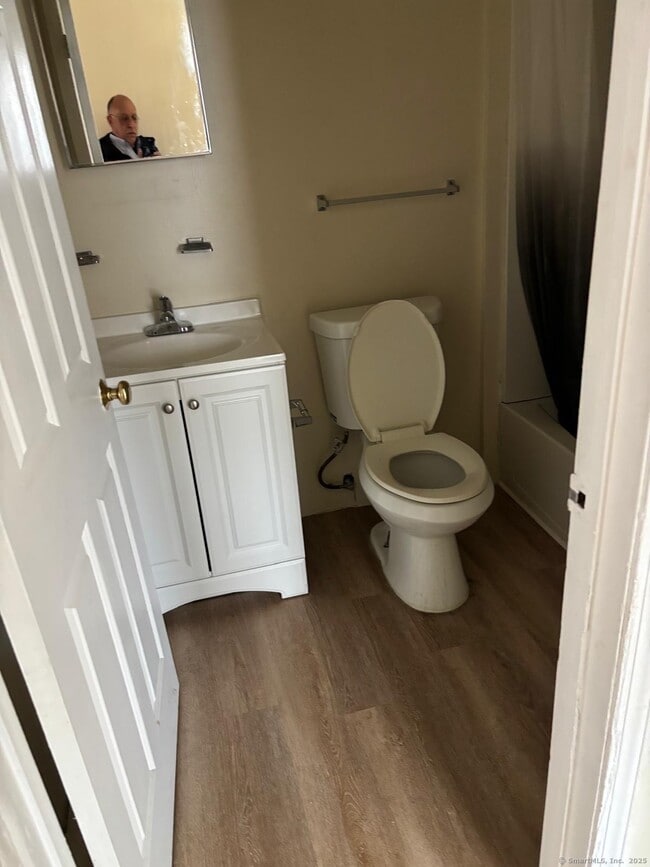 Foto del edificio - 1057 E Main St