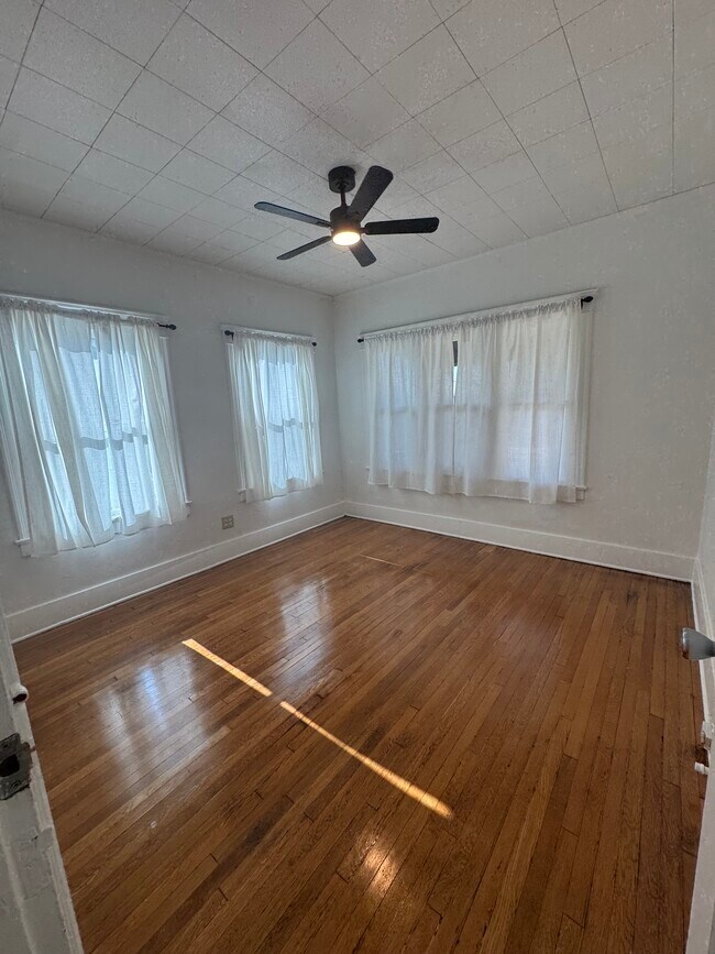 Foto del edificio - 2839 Blanchard St