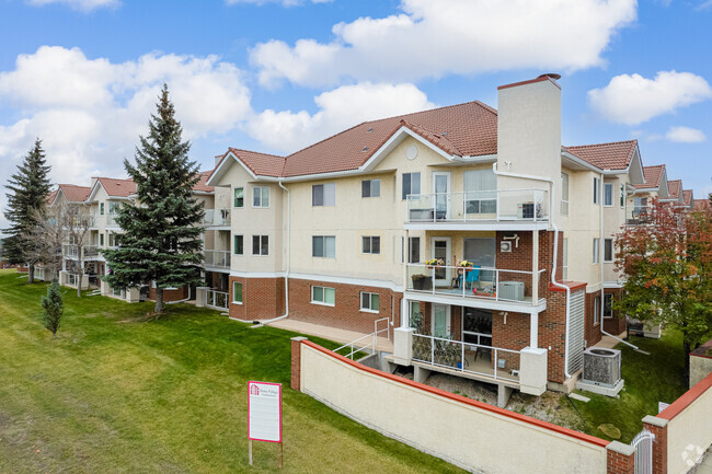 Building Photo - Dana Village