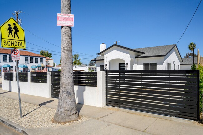 Foto del edificio - 14623 Kittridge St