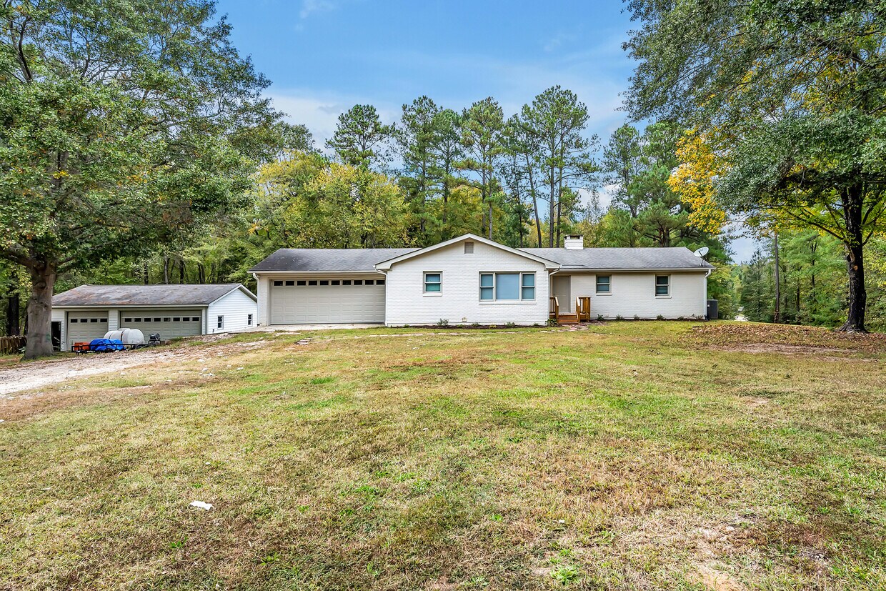 Primary Photo - 4600 Windy Knoll Rd