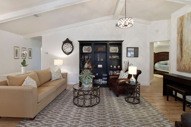Foto del edificio - 858 Hudson Ave