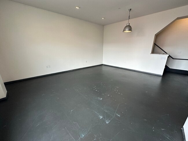 Building Photo - 147 E Berkeley St