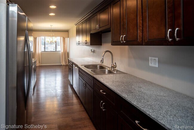 Building Photo - 4459 Laurel Club Cir