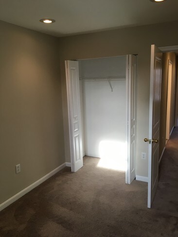 Building Photo - 1734 S Charles St