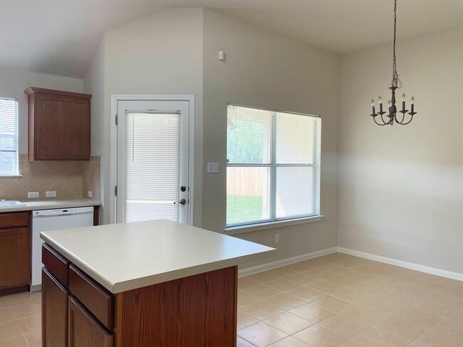 Building Photo - 115 Gainer Dr
