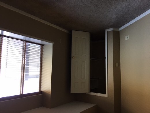 Building Photo - Beautiful Condo in Plum Creek