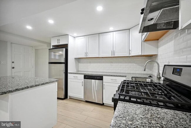 Building Photo - 3016 13th St NW