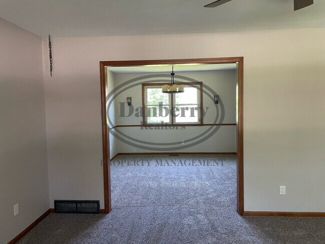 Foto del edificio - 3018 Gleneagle Dr