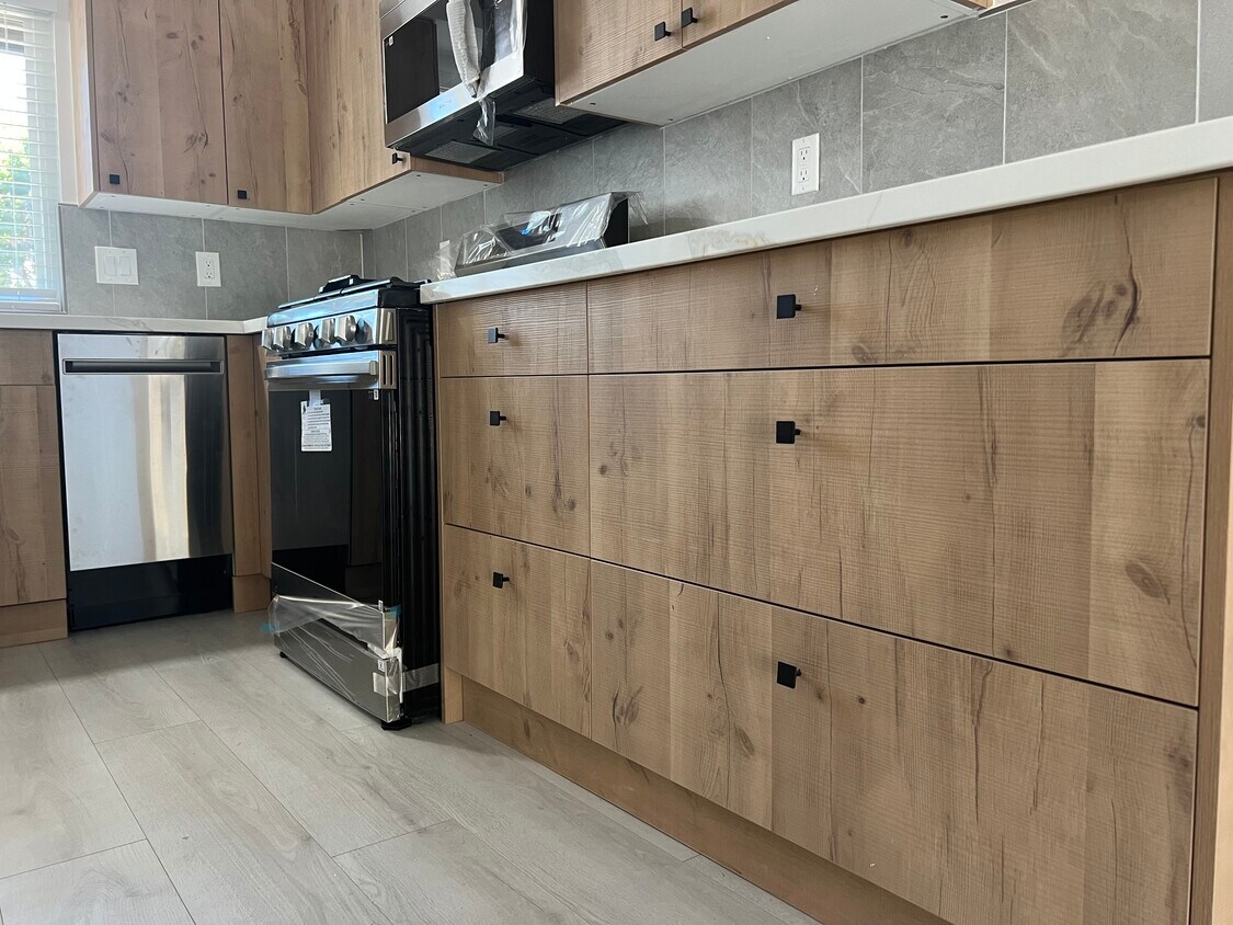 Foto principal - 7561 Donna Ave