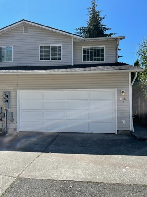 Duplex with two car garage - 10427 19th Ave SE