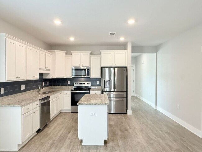Building Photo - 5849 Danbury Blvd