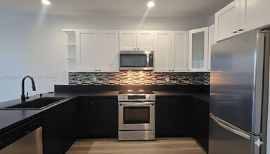 Building Photo - 7406 NW 108th Path