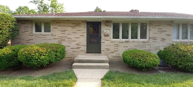 Front entrance - 2526 Poplar St NW