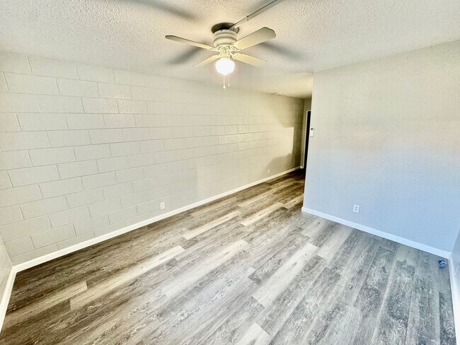 Foto del edificio - Remodeled 1bd/1bth Apartment on Ground Flo...