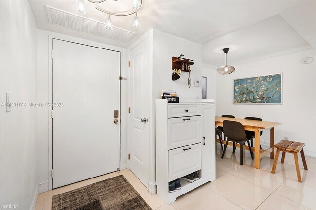 Building Photo - 3 br, 2 bath House - 3031 N Ocean Blvd Apt...