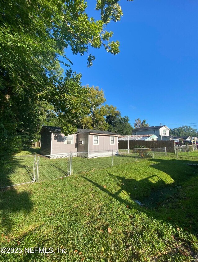 Foto principal - 1344 Neva St
