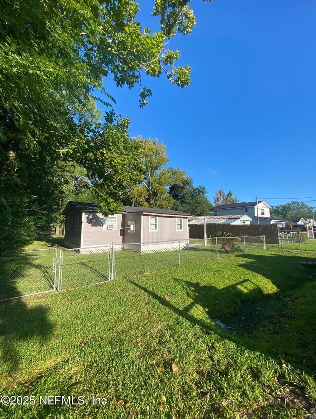 Primary Photo - 1344 Neva St