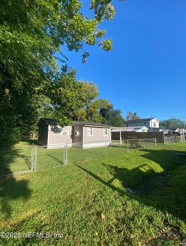 Building Photo - 1344 Neva St