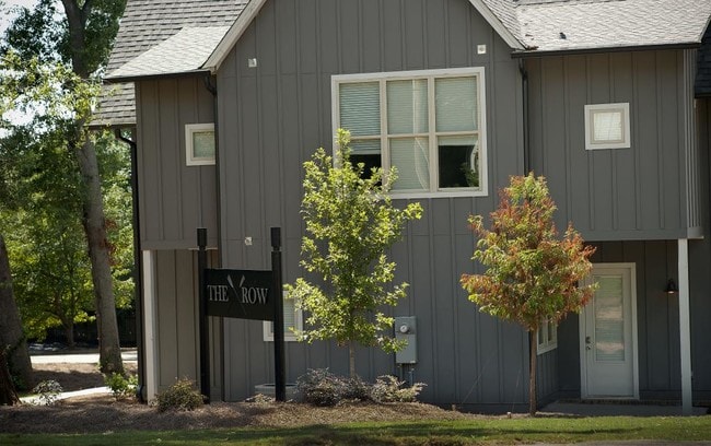 Building Photo - 81 Calhoun St