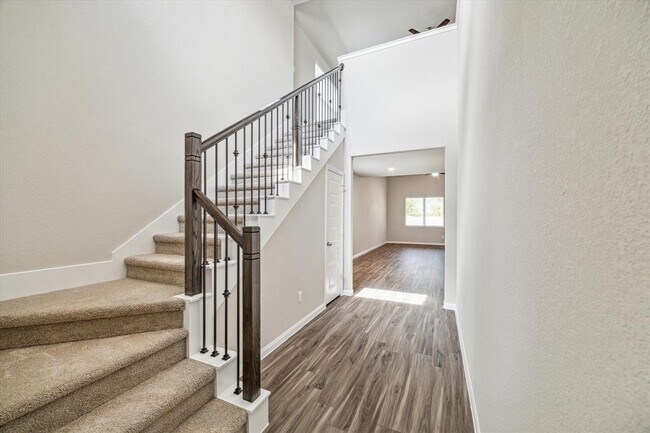 Foto del edificio - 5022 Henry Joseph Dr